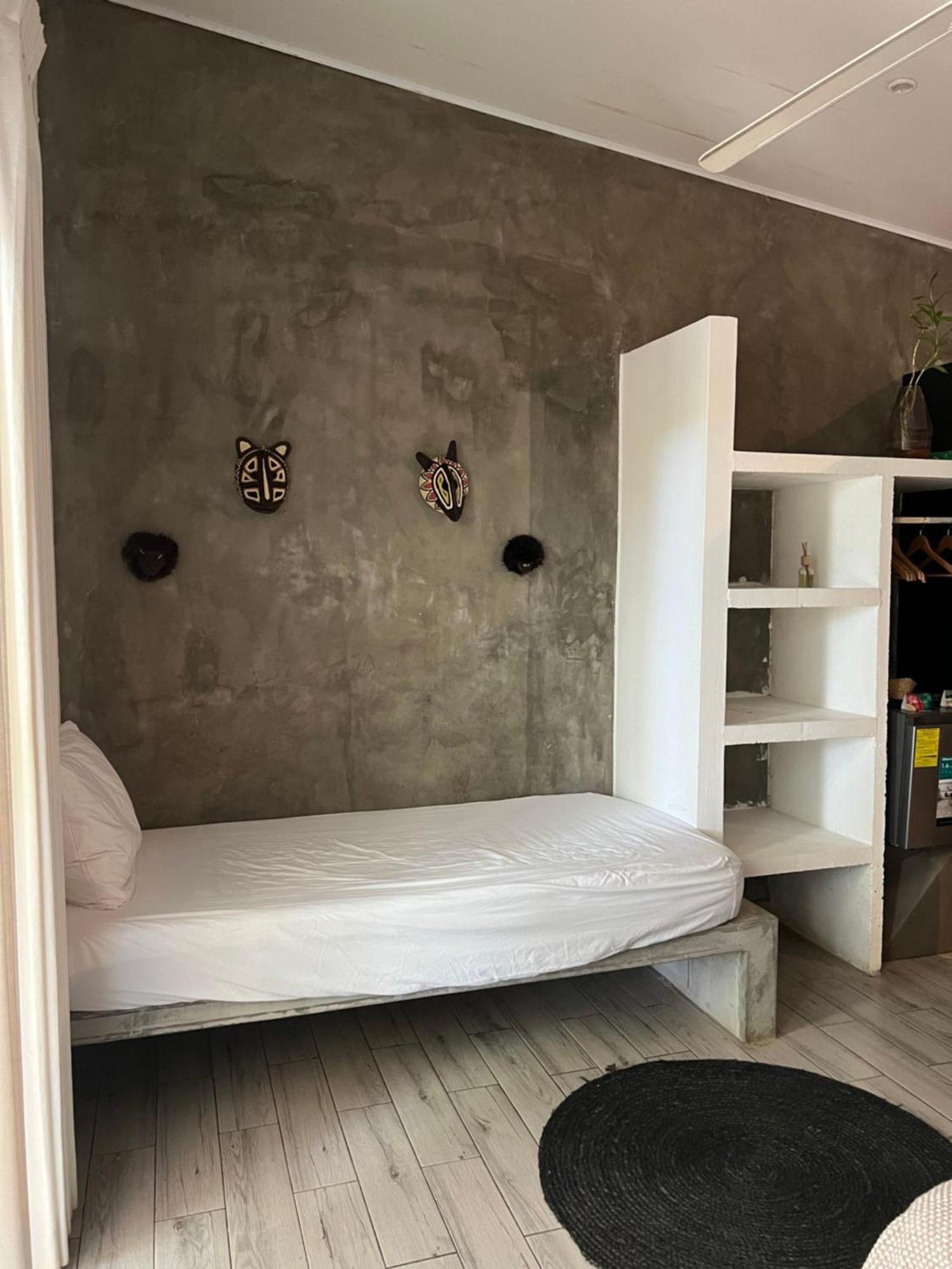 Hostel-island Paradise, Saboga And Noelia (adults Only)